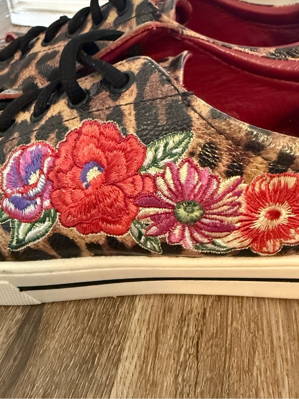 Brighton Leather Sneakers Garden Spots Leopard Print Floral Embroidered Size 8 - Picture 5 of 9